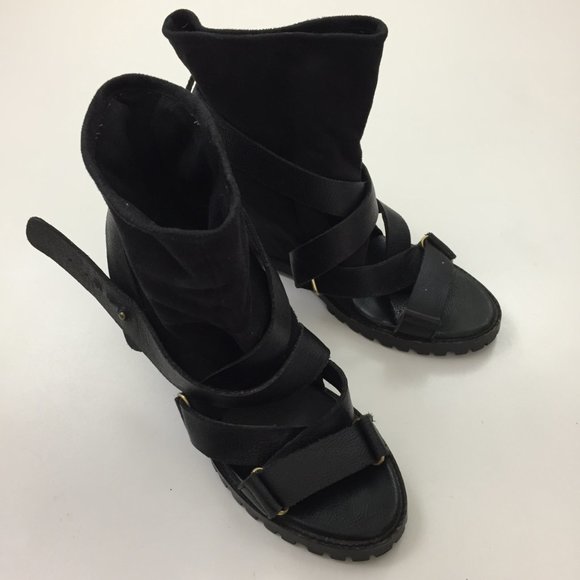 TOUT A COUP Strappy Wedge Heel Open Toe Shoes - Picture 5 of 8